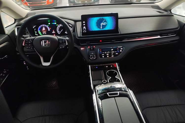 Used Honda Elysion 2022 2.0L eHEV Luxury Edition Center Console