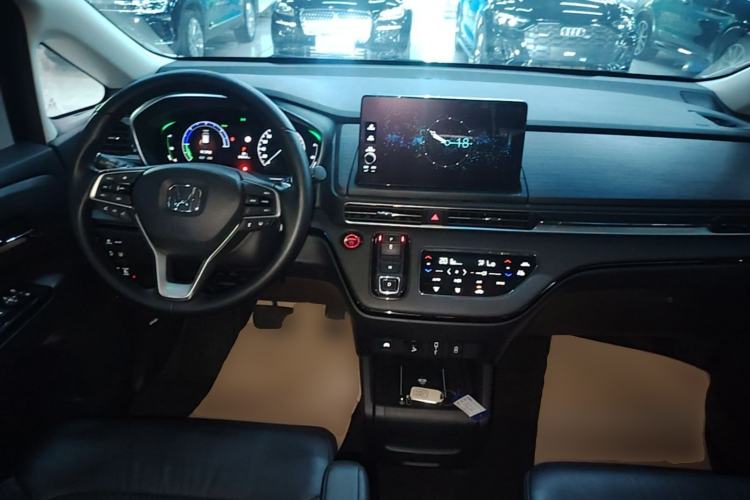 Used Honda Elysion 2022 2.0L eHEV Luxury First Edition Center Console