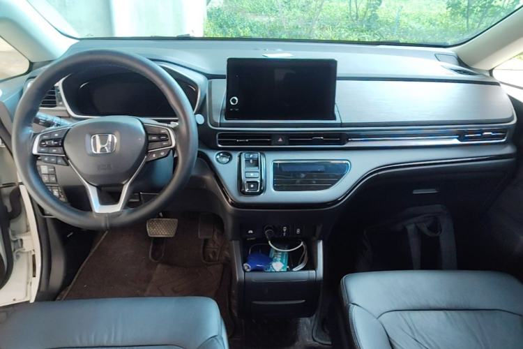 Used Honda Elysion 2022 2.0L eHEV Luxury First Edition Center Console