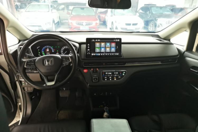 Used Honda Elysion 2022 2.0L eHEV Prestige Edition Center Console