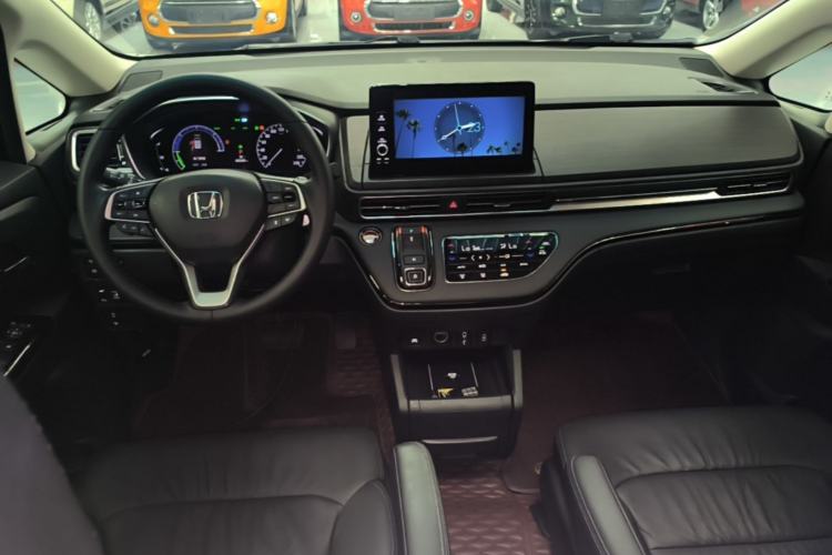 Used Honda Elysion 2022 2.0L eHEV Luxury Edition Center Console