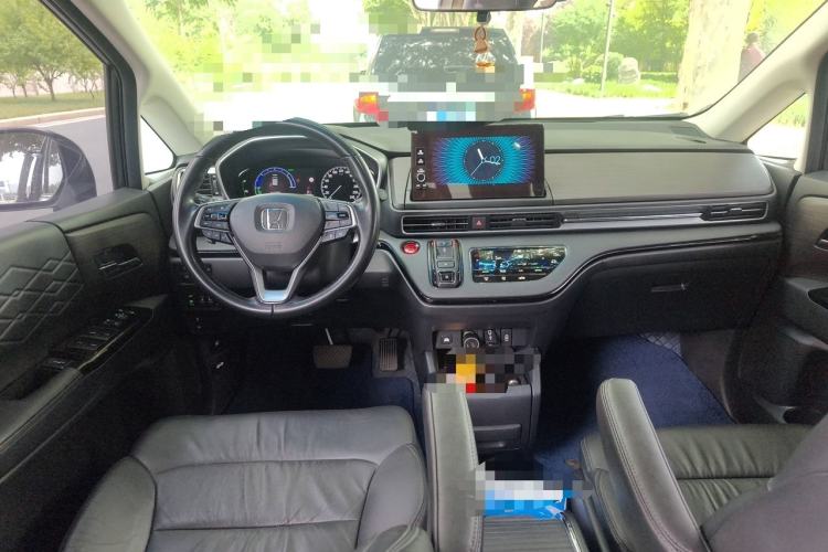 Used Honda Elysion 2022 2.0L eHEV Luxury Edition Center Console