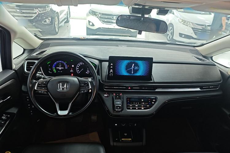 Used Honda Elysion 2022 2.0L eHEV Luxury First Edition Center Console