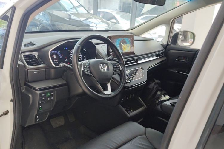 Used Honda Elysion 2022 2.0L eHEV Prestige Edition Center Console