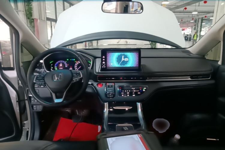 Used Honda Elysion 2022 2.0L eHEV Luxury Edition Center Console