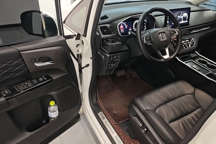 Used Honda Elysion 2022 2.0L eHEV Luxury Edition Driver Seat