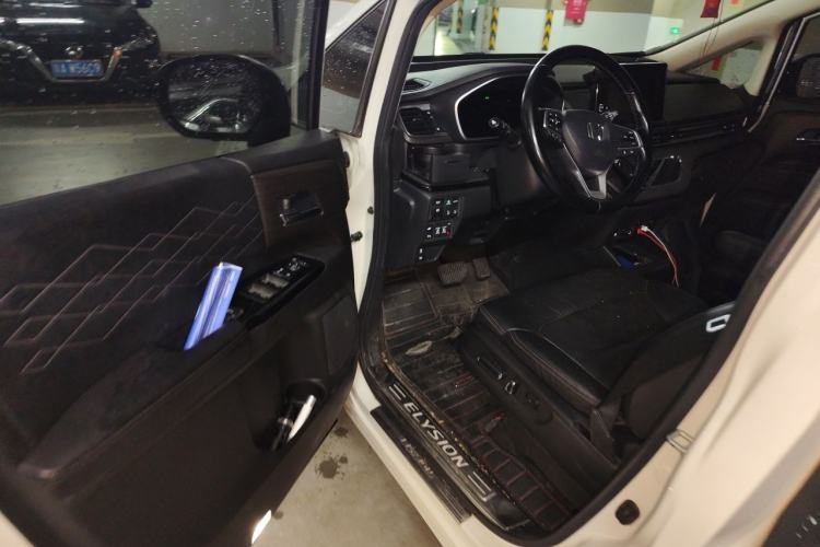 Used Honda Elysion 2022 2.0L eHEV Luxury First Edition Driver Seat