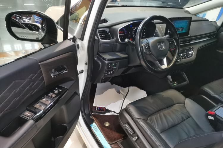 Used Honda Elysion 2022 2.0L eHEV Luxury First Edition Driver Seat