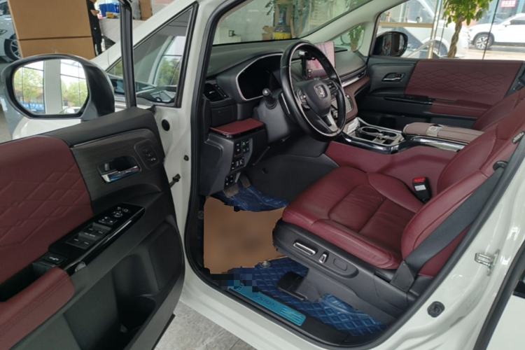 Used Honda Elysion 2022 2.0L eHEV Prestige Edition Driver Seat