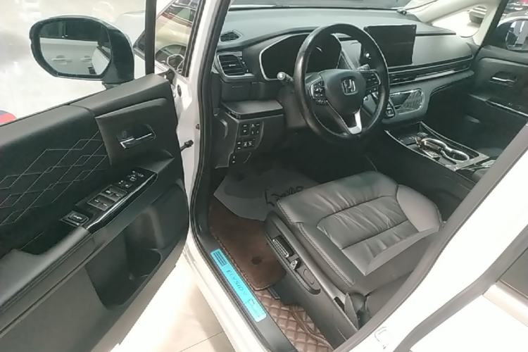 Used Honda Elysion 2022 2.0L eHEV Luxury First Edition Driver Seat