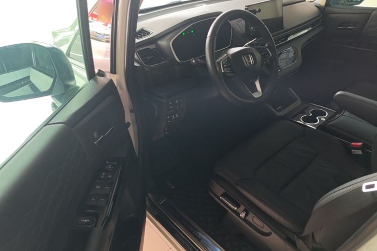 Used Honda Elysion 2022 2.0L eHEV Luxury Edition Driver Seat