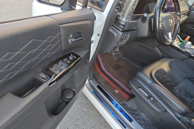 Used Honda Elysion 2022 2.0L eHEV Luxury Edition Driver Seat