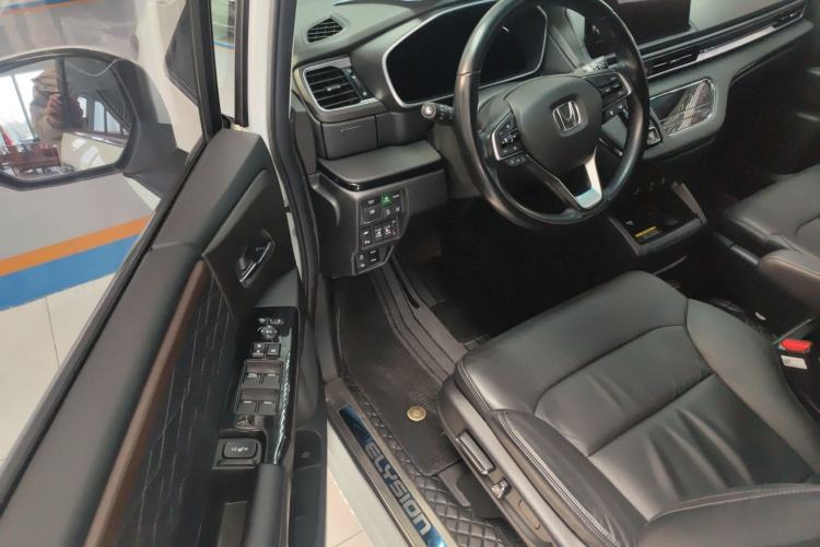 Used Honda Elysion 2022 2.0L eHEV Luxury Edition Driver Seat