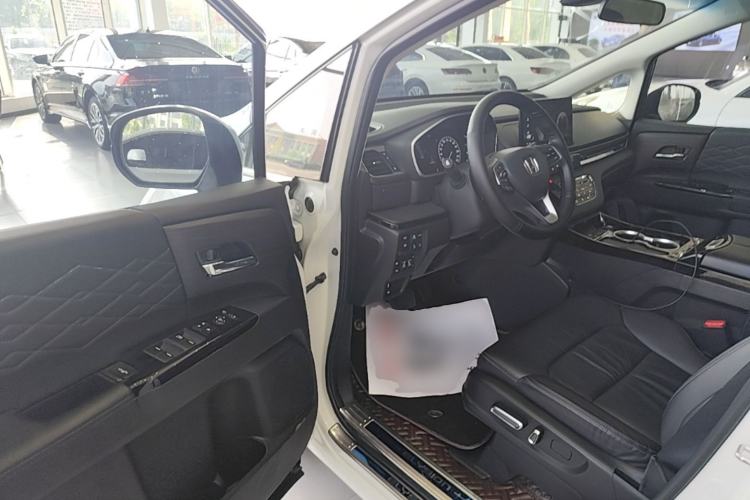 Used Honda Elysion 2022 2.0L eHEV Luxury Edition Driver Seat