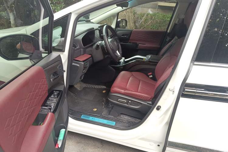 Used Honda Elysion 2022 2.0L eHEV Prestige Edition Driver Seat