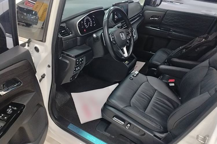 Used Honda Elysion 2022 2.0L eHEV Luxury Edition Driver Seat
