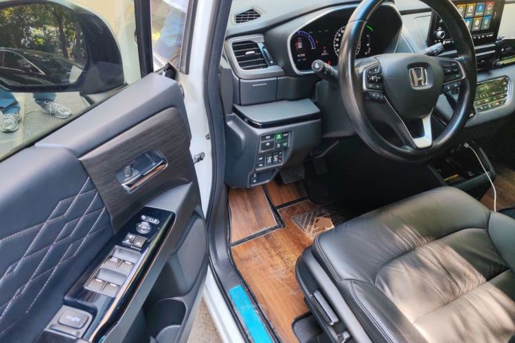 Used Honda Elysion 2022 2.0L eHEV Luxury Edition Driver Seat