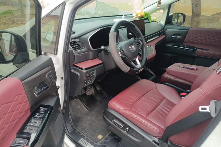Used Honda Elysion 2022 2.0L eHEV Prestige Edition Driver Seat