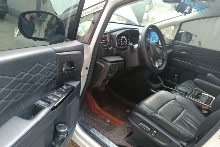 Used Honda Elysion 2022 2.0L eHEV Luxury Edition Driver Seat