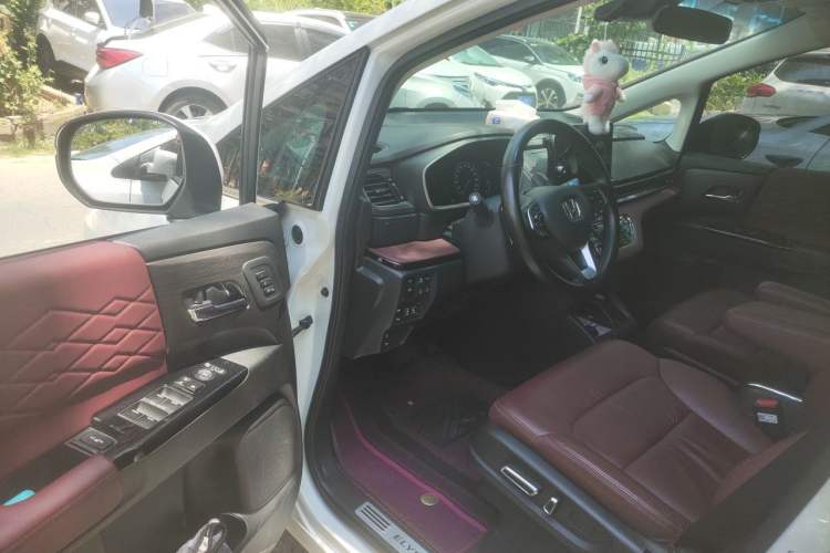 Used Honda Elysion 2022 2.0L eHEV Prestige Edition Driver Seat