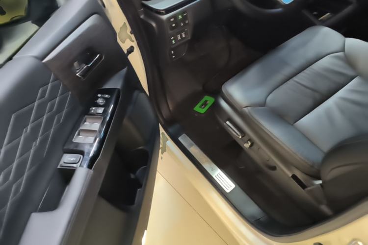 Used Honda Elysion 2022 2.0L eHEV Luxury Edition Driver Seat