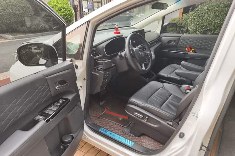 Used Honda Elysion 2022 2.0L eHEV Luxury Edition Driver Seat
