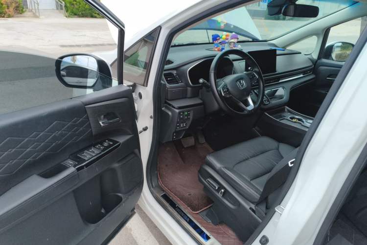 Used Honda Elysion 2022 2.0L eHEV Luxury First Edition Driver Seat