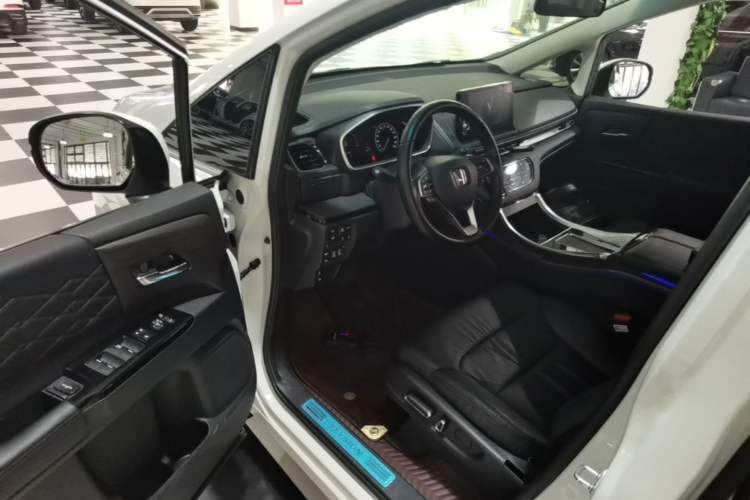 Used Honda Elysion 2022 2.0L eHEV Luxury Edition Driver Seat