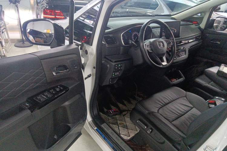 Used Honda Elysion 2022 2.0L eHEV Prestige Edition Driver Seat