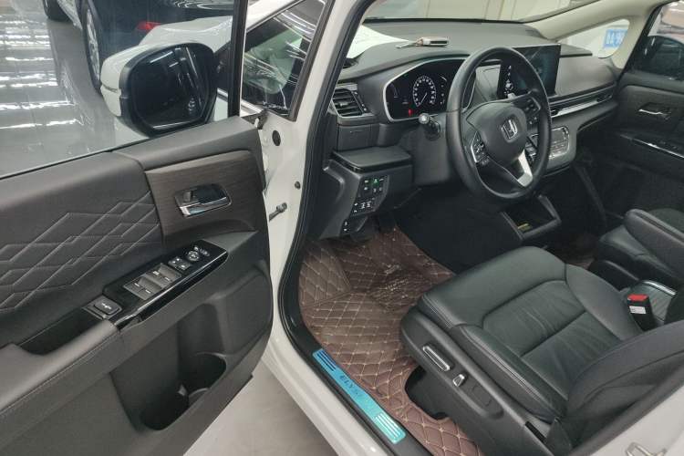 Used Honda Elysion 2022 2.0L eHEV Luxury First Edition Driver Seat
