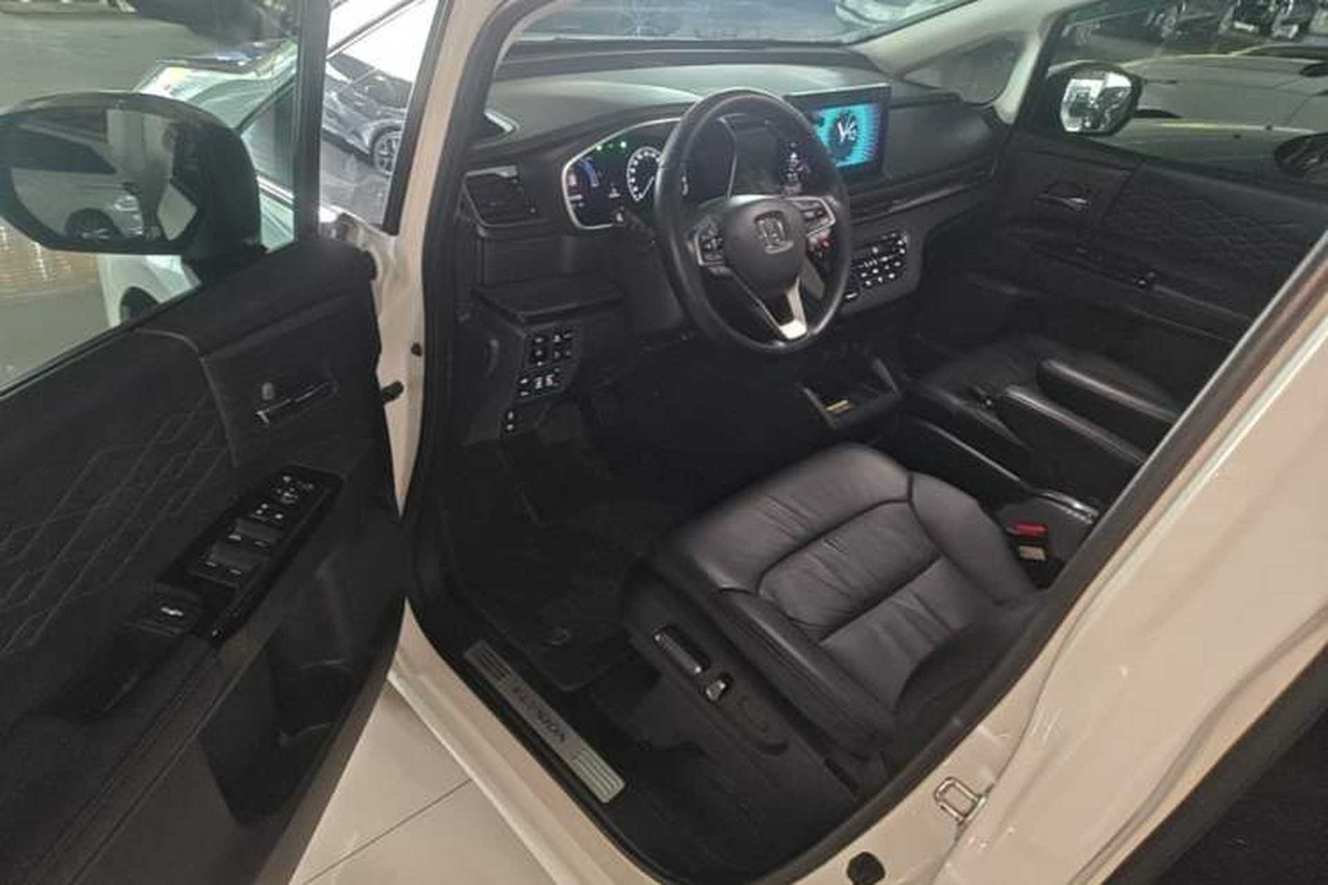 Used Honda Elysion 2022 2.0L eHEV Luxury Edition Driver Seat