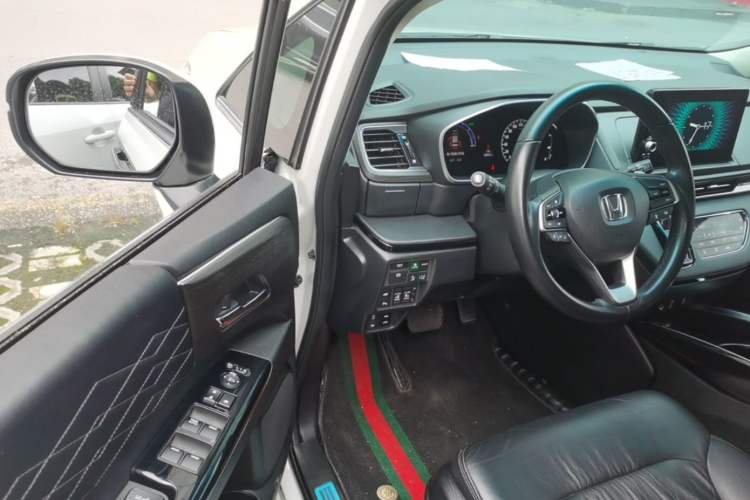 Used Honda Elysion 2022 2.0L eHEV Luxury Edition Driver Seat