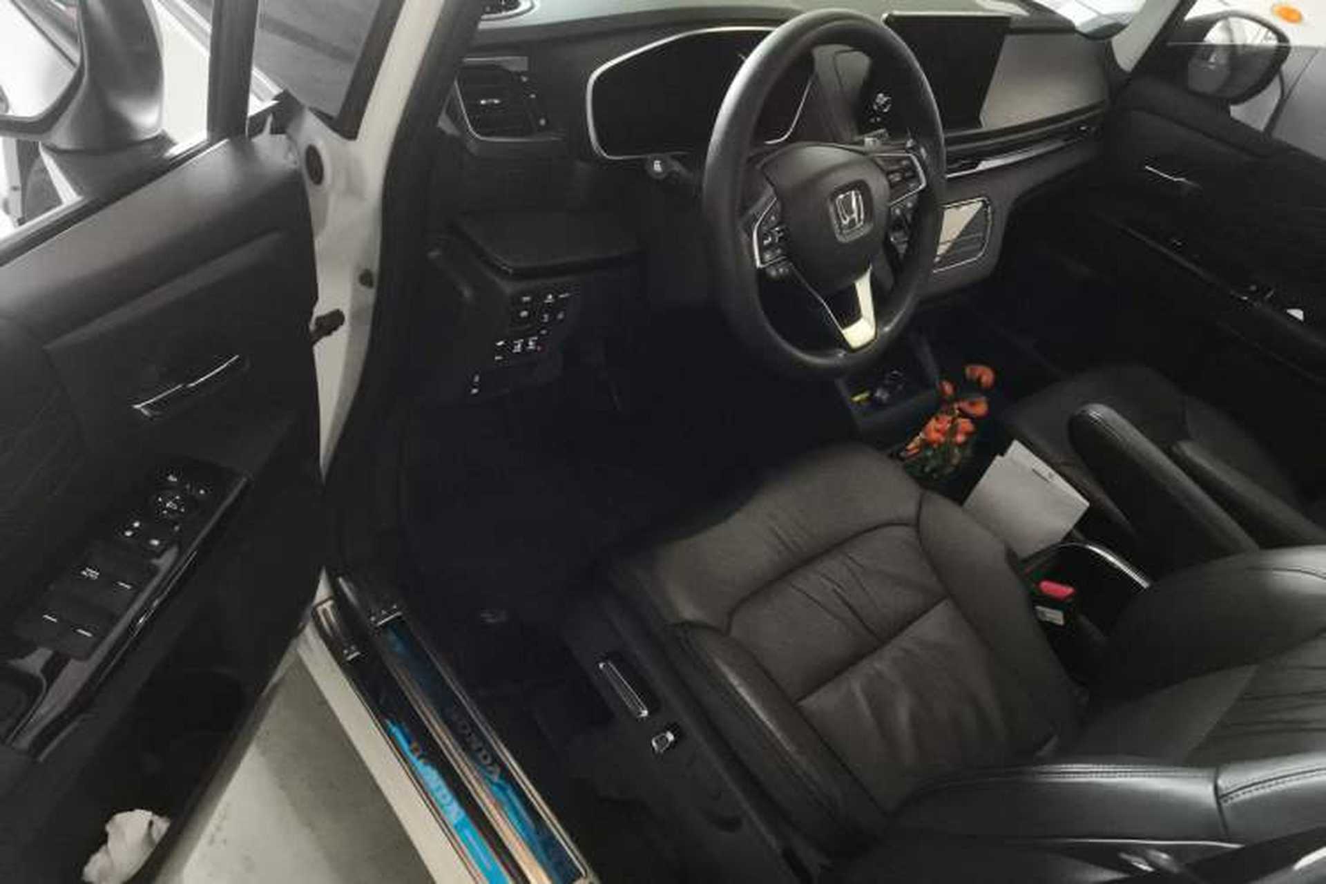 Used Honda Elysion 2022 2.0L eHEV Luxury Edition Driver Seat