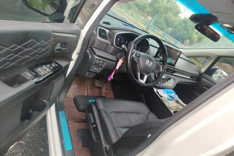 Used Honda Elysion 2022 2.0L eHEV Luxury Edition Driver Seat