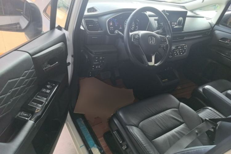 Used Honda Elysion 2022 2.0L eHEV Luxury First Edition Driver Seat