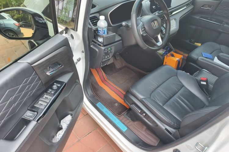 Used Honda Elysion 2022 2.0L eHEV Luxury Edition Driver Seat