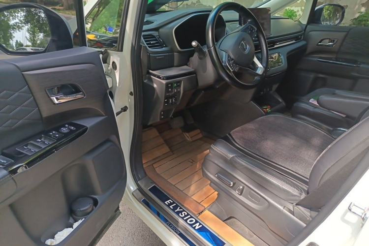 Used Honda Elysion 2022 2.0L eHEV Luxury First Edition Driver Seat