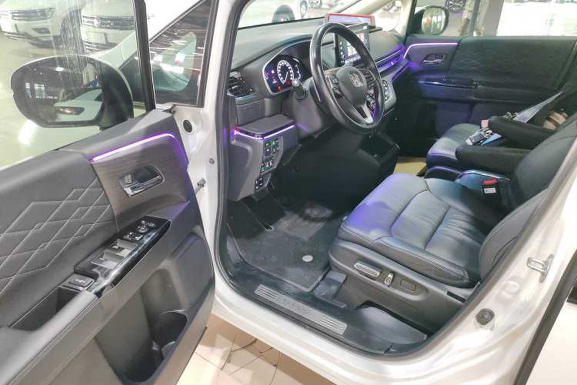 Used Honda Elysion 2022 2.0L eHEV Luxury Edition Driver Seat