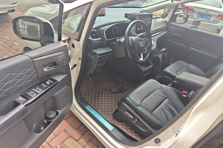 Used Honda Elysion 2022 2.0L eHEV Prestige Edition Driver Seat