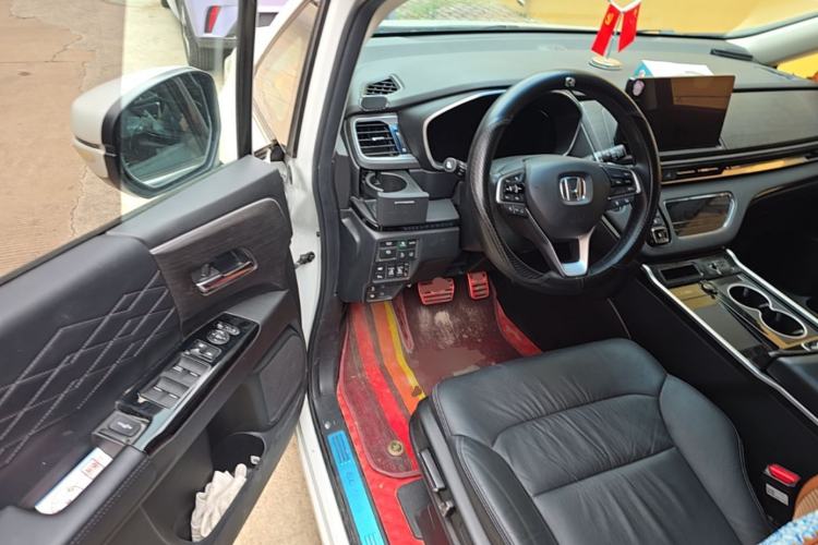 Used Honda Elysion 2022 2.0L eHEV Luxury Edition Driver Seat
