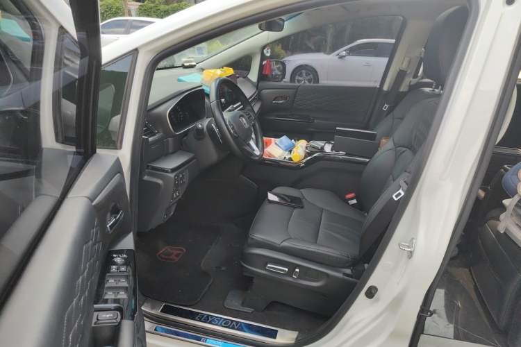 Used Honda Elysion 2022 2.0L eHEV Luxury Edition Driver Seat