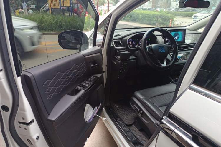Used Honda Elysion 2022 2.0L eHEV Luxury Edition Driver Seat