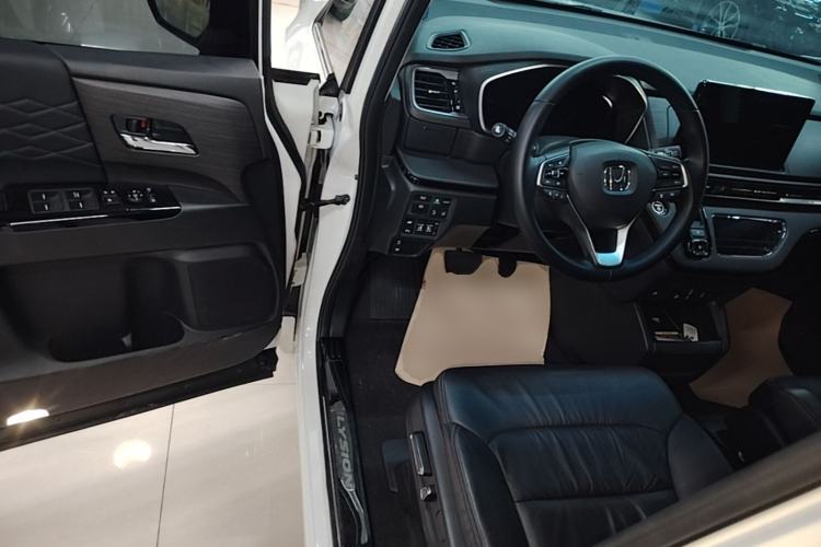 Used Honda Elysion 2022 2.0L eHEV Luxury First Edition Driver Seat