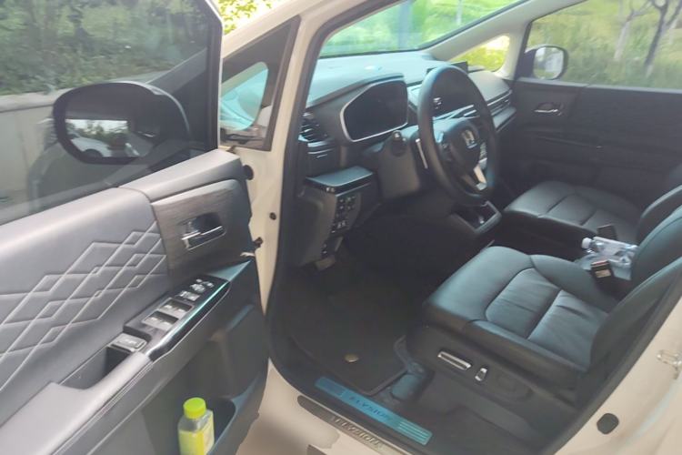 Used Honda Elysion 2022 2.0L eHEV Luxury First Edition Driver Seat