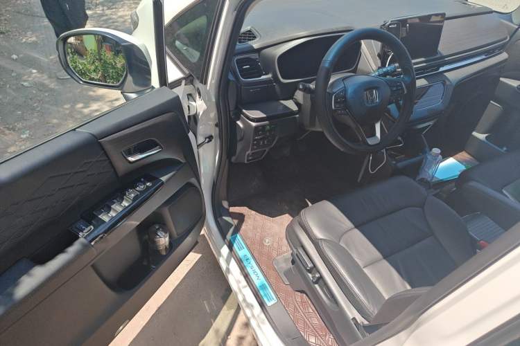 Used Honda Elysion 2022 2.0L eHEV Luxury First Edition Driver Seat