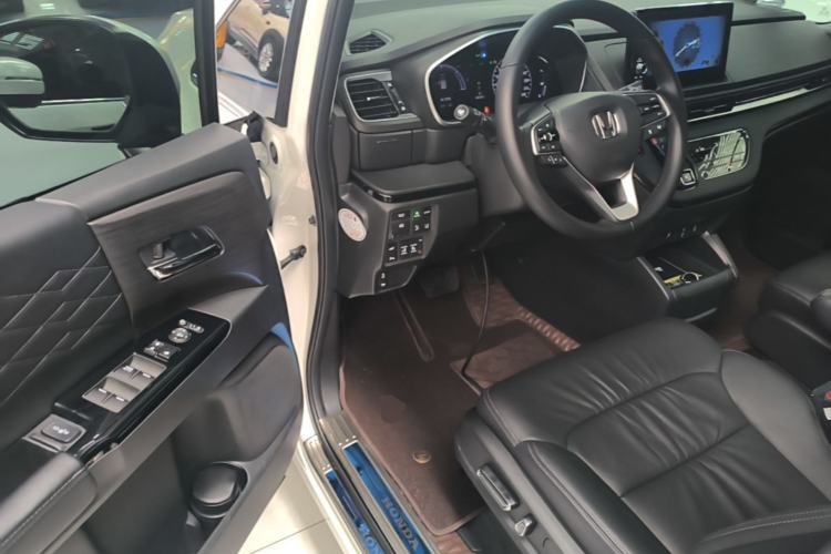 Used Honda Elysion 2022 2.0L eHEV Luxury Edition Driver Seat