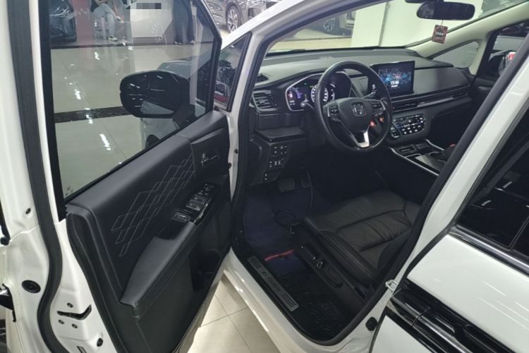 Used Honda Elysion 2022 2.0L eHEV Luxury Edition Driver Seat