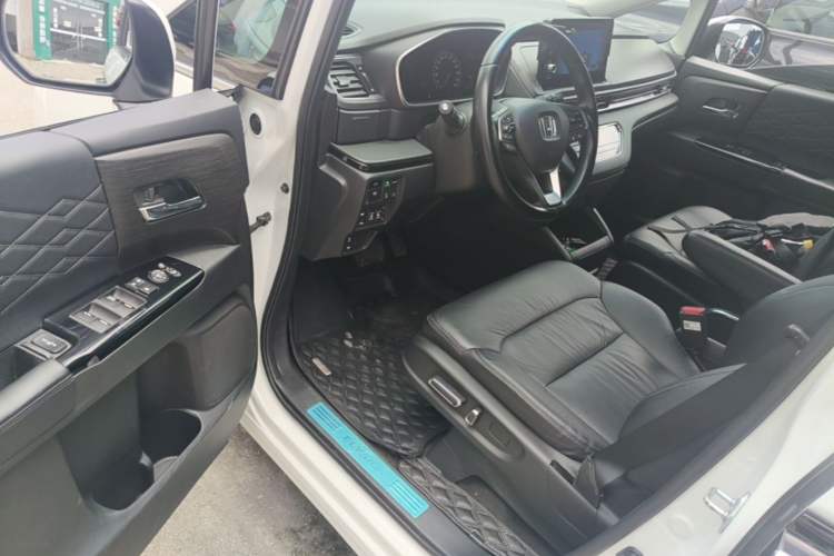 Used Honda Elysion 2022 2.0L eHEV Luxury First Edition Driver Seat