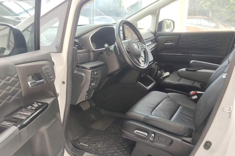 Used Honda Elysion 2022 2.0L eHEV Prestige Edition Driver Seat