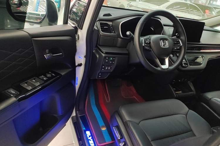 Used Honda Elysion 2022 2.0L eHEV Luxury Edition Driver Seat